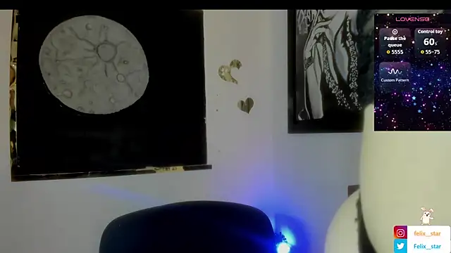 Roxannelorence  online show from 11-07-25, 03:12