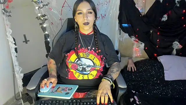 JulianaCarter online show from 10-20-25, 07:14