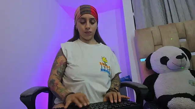 JulianaCarter online show from 11-30-25, 03:05