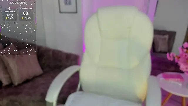 Snapshot of Melina_Rouge chatting on 11-21-25, 06:39 Melina Rouge online show from 11-21-25, 06:39