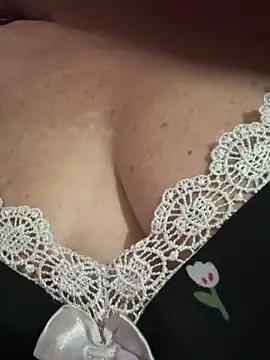 MaluLemos online show from 10-13-25, 01:55