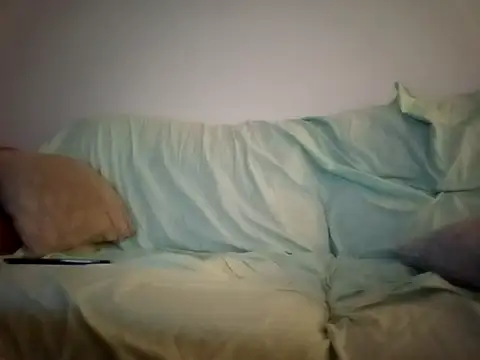 Snapshot of Feistysausage chatting on 09-11-25, 08:42 Feistysausage online show from 09-11-25, 08:42