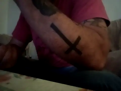 Snapshot of Feistysausage chatting on 10-24-25, 11:23 Feistysausage online show from 10-24-25, 11:23