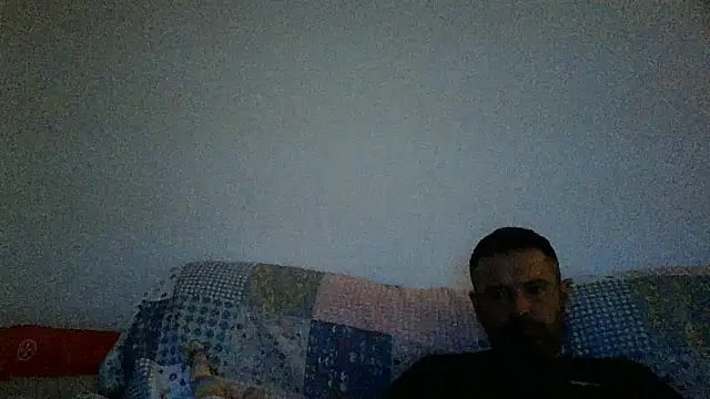 Snapshot of Feistysausage chatting on 10-29-25, 09:27 Feistysausage online show from 10-29-25, 09:27