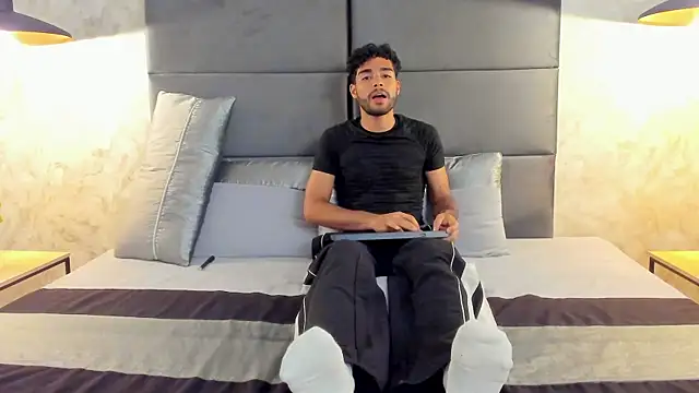 RaphaelDufort online show from 09-26-25, 11:53