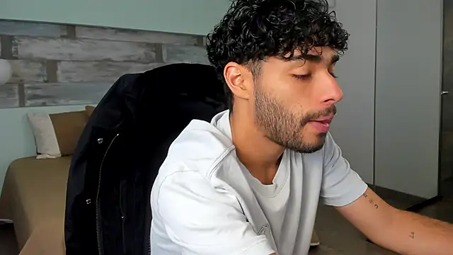 RaphaelDufort online show from 12-15-25, 05:28