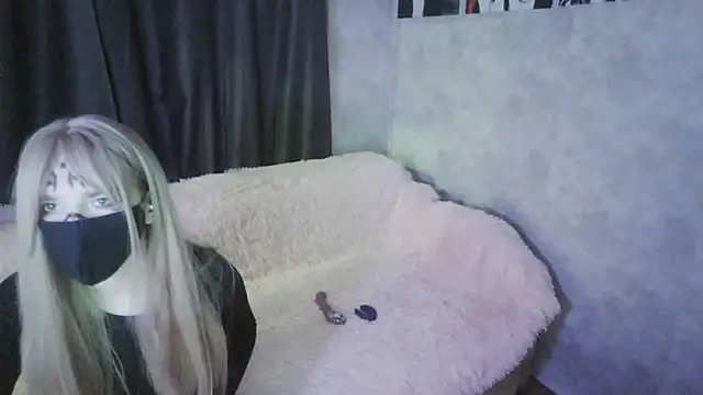 Snapshot of KIYOMIchka chatting on 10-16-25, 04:19 KIYOMIchka online show from 10-16-25, 04:19