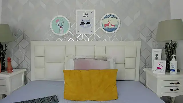 naia cox online show from 09-20-25, 11:28