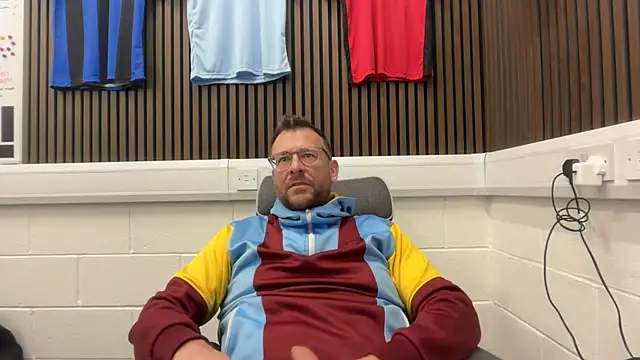 Snapshot of bilf1978 chatting on 02-10-26, 11:47 bilf1978 online show from 02-10-26, 11:47