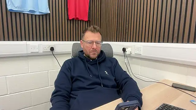 Snapshot of bilf1978 chatting on 02-11-26, 07:24 bilf1978 online show from 02-11-26, 07:24