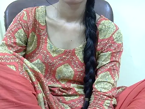 Snapshot of smallcuute chatting on 11-05-25, 09:48 smallcuute online show from 11-05-25, 09:48