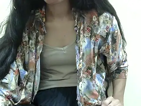 Snapshot of smallcuute chatting on 11-19-25, 12:32 smallcuute online show from 11-19-25, 12:32