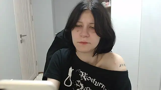 TinaQuiin online show from 10-05-25, 08:01