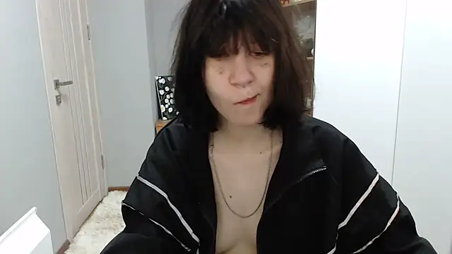 TinaQuiin online show from 10-22-25, 08:03