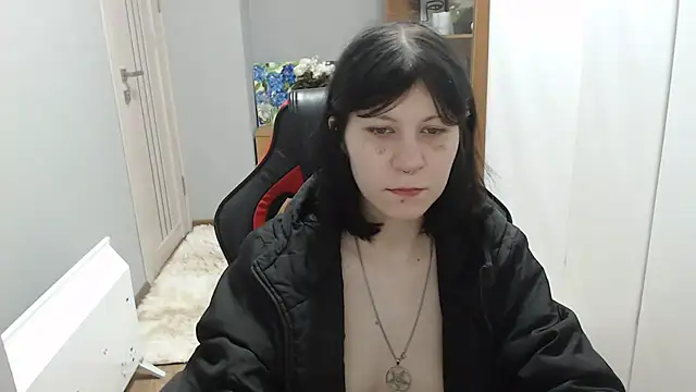 TinaQuiin online show from 12-19-25, 08:43