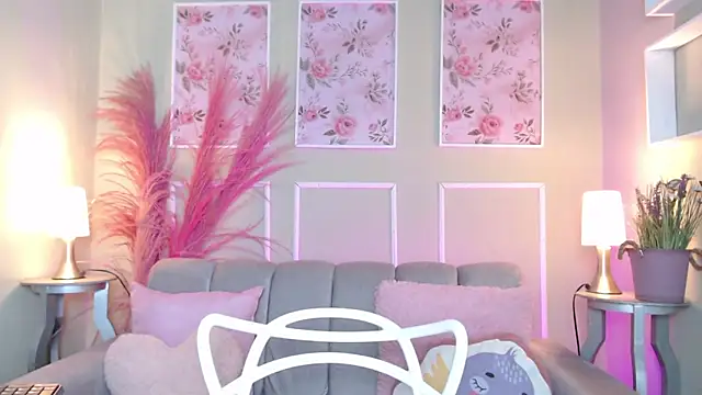 CurlyDani online show from 10-27-25, 07:07