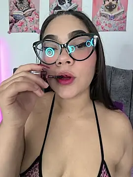 Vale Walker online show from 11-23-25, 02:44