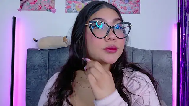 Snapshot of Vale_Walker chatting on 12-22-25, 05:15 Vale Walker online show from 12-22-25, 05:15