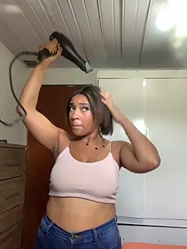 Snapshot of Crisschiavo chatting on 09-19-25, 01:01 Crisschiavo online show from 09-19-25, 01:01