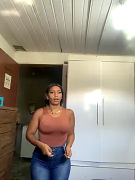 Snapshot of Crisschiavo chatting on 11-25-25, 01:11 Crisschiavo online show from 11-25-25, 01:11