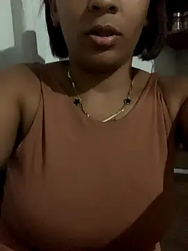 Snapshot of Crisschiavo chatting on 11-26-25, 01:17 Crisschiavo online show from 11-26-25, 01:17