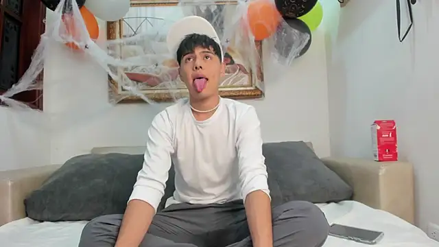 Felipe Cold online show from 10-26-25, 03:34