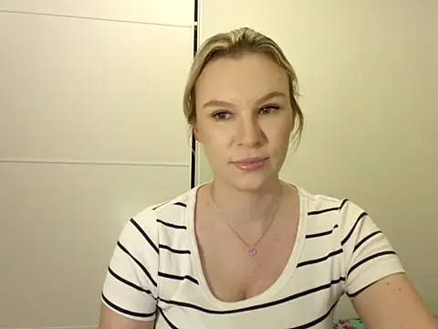 SadieBrilliance online show from 10-08-25, 06:05