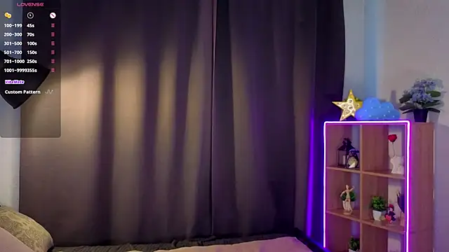 MinaMancilla online show from 09-11-25, 04:23