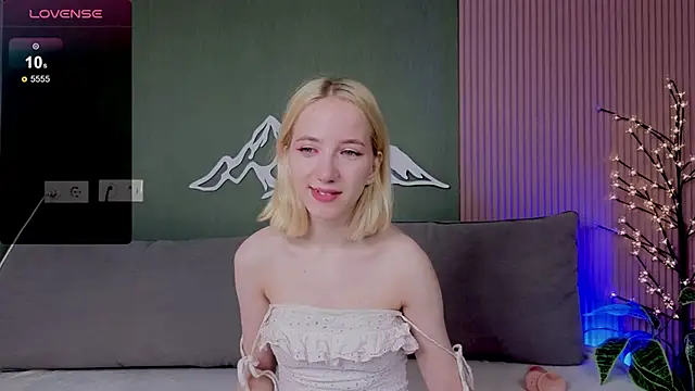 EmmaNovak online show from 09-29-25, 12:10