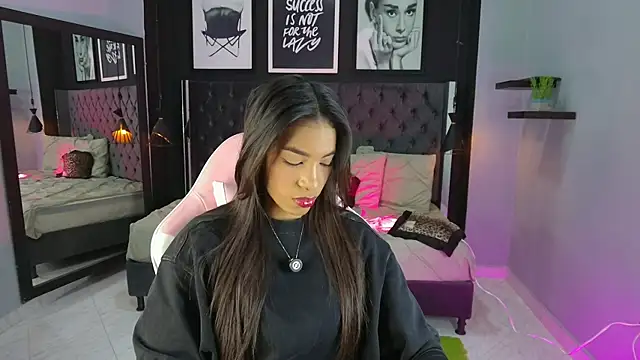 kitty collins  online show from 10-28-25, 11:25