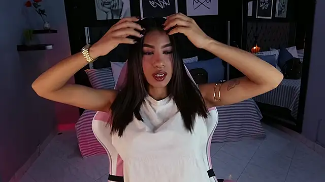 Snapshot of kitty_collins_ chatting on 01-11-26, 11:26 kitty collins online show from 01-11-26, 11:26