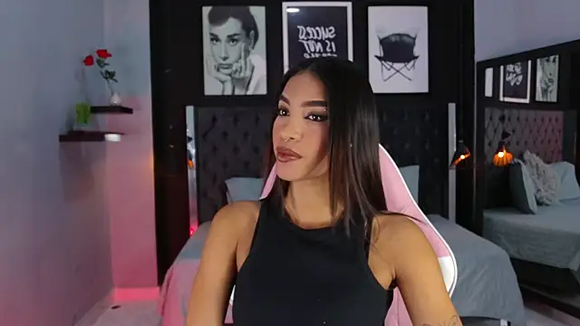 Snapshot of kitty_collins_ chatting on 01-13-26, 11:15 kitty collins online show from 01-13-26, 11:15