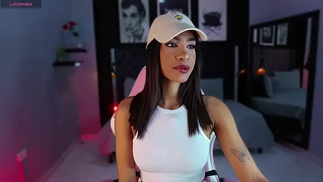 Snapshot of kitty_collins_ chatting on 01-15-26, 11:48 kitty collins online show from 01-15-26, 11:48