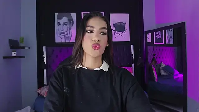 Snapshot of kitty_collins_ chatting on 02-11-26, 11:59 kitty collins online show from 02-11-26, 11:59