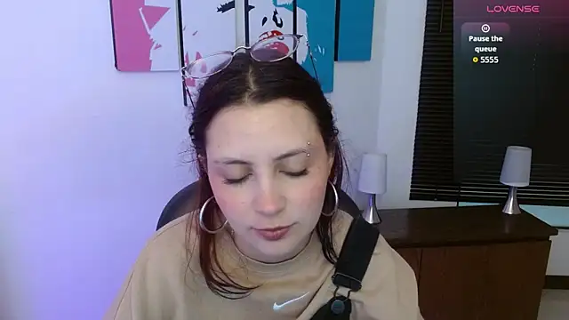 AlanaGarcia19 online show from 10-15-25, 11:54