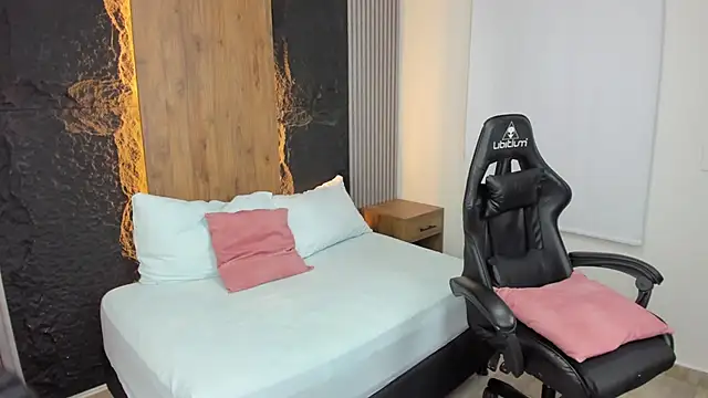 Clara Luu online show from 09-19-25, 02:13