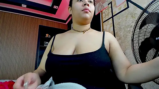 ThaliaBrooks  online show from 12-05-25, 04:43