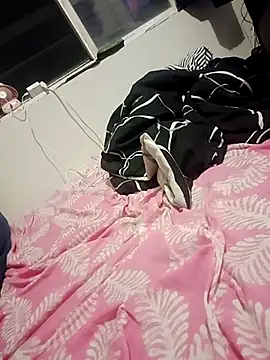 AtraCTiVoSiNguLaR online show from 09-22-25, 08:05