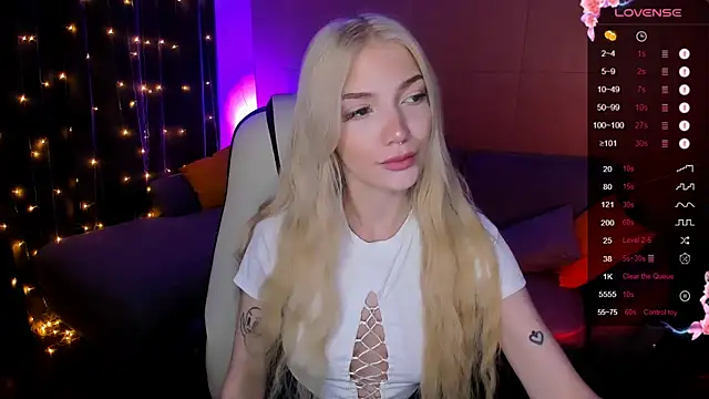 AnyaTaylor  online show from 10-16-25, 02:34