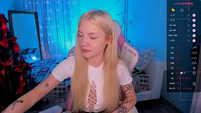 AnyaTaylor  online show from 01-08-26, 02:25