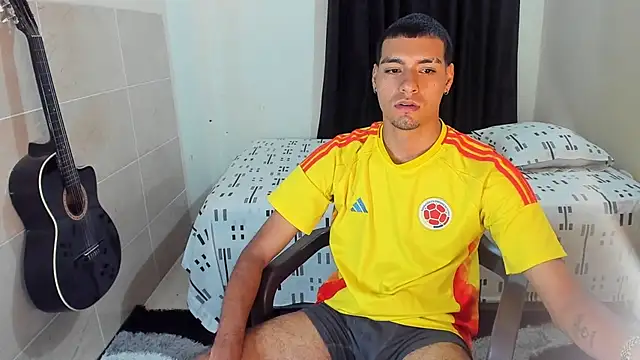 Snapshot of TeamPorn_19 chatting on 10-15-25, 04:56 TeamPorn 19 online show from 10-15-25, 04:56