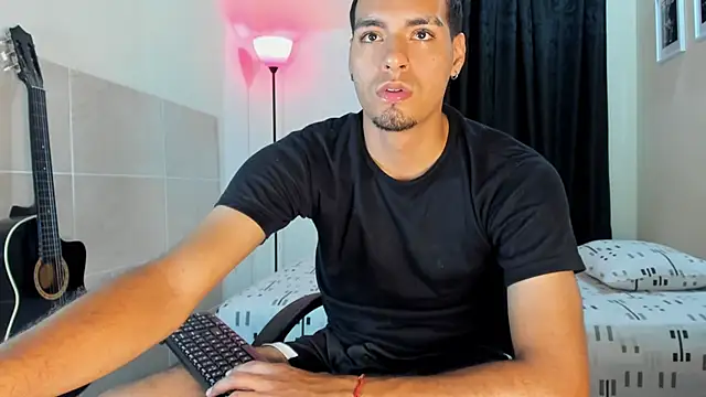 Snapshot of TeamPorn_19 chatting on 10-23-25, 05:40 TeamPorn 19 online show from 10-23-25, 05:40