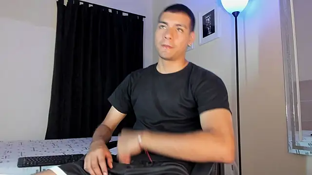 Snapshot of TeamPorn_19 chatting on 11-06-25, 02:45 TeamPorn 19 online show from 11-06-25, 02:45