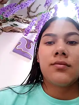 Snapshot of burbuja02 chatting on 10-30-25, 02:18 burbuja02 online show from 10-30-25, 02:18