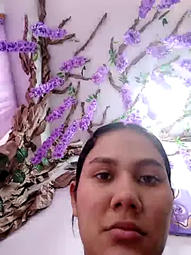 Snapshot of burbuja02 chatting on 11-08-25, 02:17 burbuja02 online show from 11-08-25, 02:17