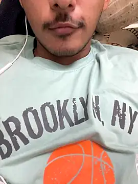 Snapshot of hamstar09 chatting on 10-16-25, 02:18 hamstar09 online show from 10-16-25, 02:18