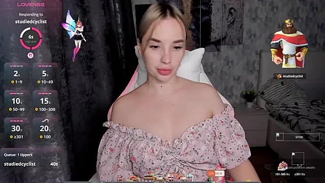 KiraKrox online show from 10-25-25, 07:41