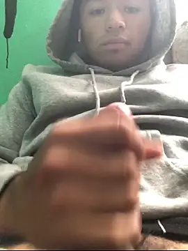 Snapshot of carlo20n chatting on 10-21-25, 02:40 carlo20n online show from 10-21-25, 02:40