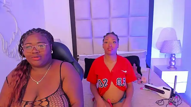 ElisabettaMonroy online show from 12-18-25, 04:02