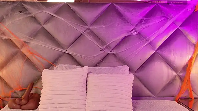 gemma sm online show from 10-24-25, 02:52